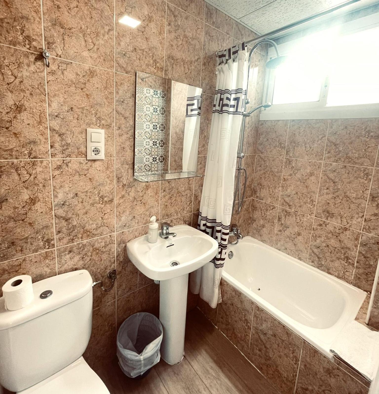 Hotel Colibri Calella Habitación foto